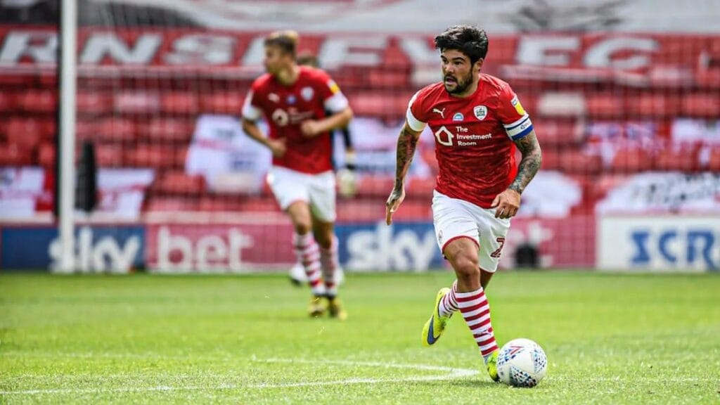 Alex Mowatt, capitaine du Barnsley FC